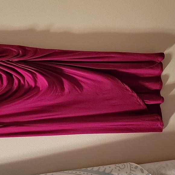 HP🎉 💃🏻Red Asymmetrical Ruching Slit Skirt - Size M - Picture 6 of 6